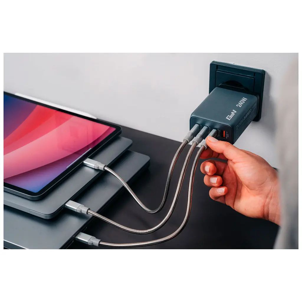 Зарядний пристрій Verbatim GaN 240 W 4 ports (USB-C-140 W,USB-C-100 W,USB-C-65 W /USB-A -3.0) (32205) - фото 5