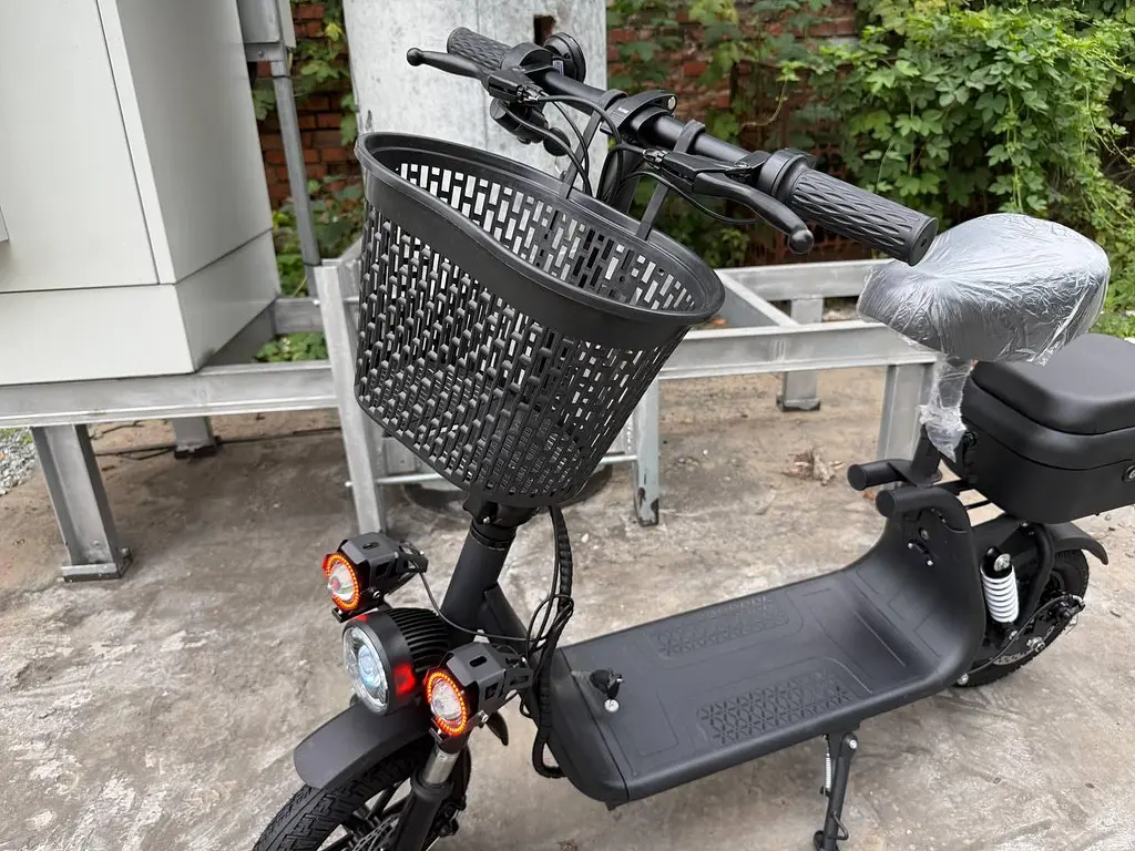 Электросамокат с сиденьем 14 дюймов GIANT ZEN U12 MAX (800W, 48V, 15Ah) с кофром-багажником Черный - фото 3