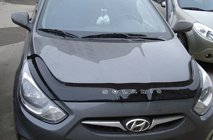 Дефлектор капоту мухобійка для Hyundai Accent Solaris 2010-2014 Євро Кріплення (Vip Tuning) HYD20 - фото 2