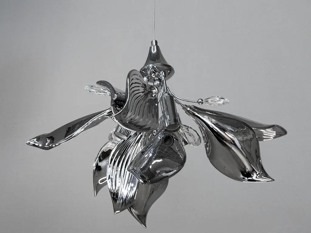 Красива підвісна люстра з керамічними елементами, 3 лампи, хром - фото 3