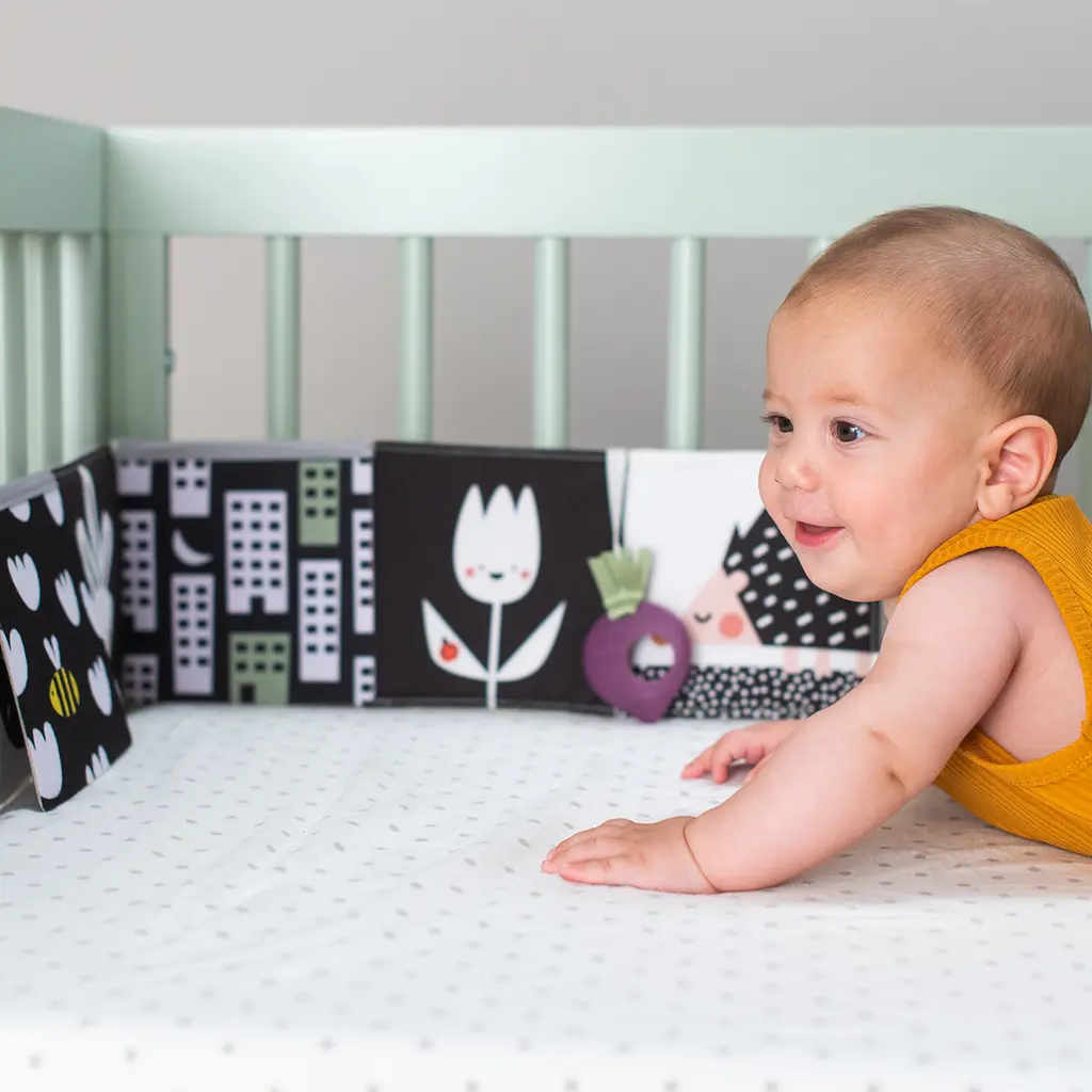 Розвиваюча книжка-розкладачка Taf Toys колеції Садочок у місті - Зайчики (13065) - фото 5