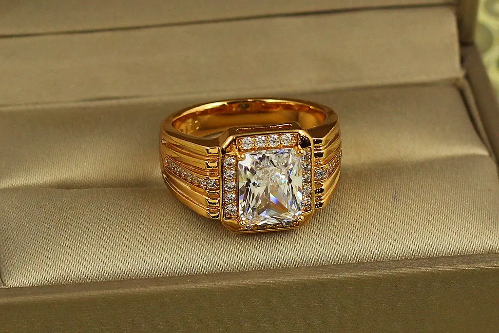 Кільце Xuping Jewelry Аура Базиліку р 20 золотисте