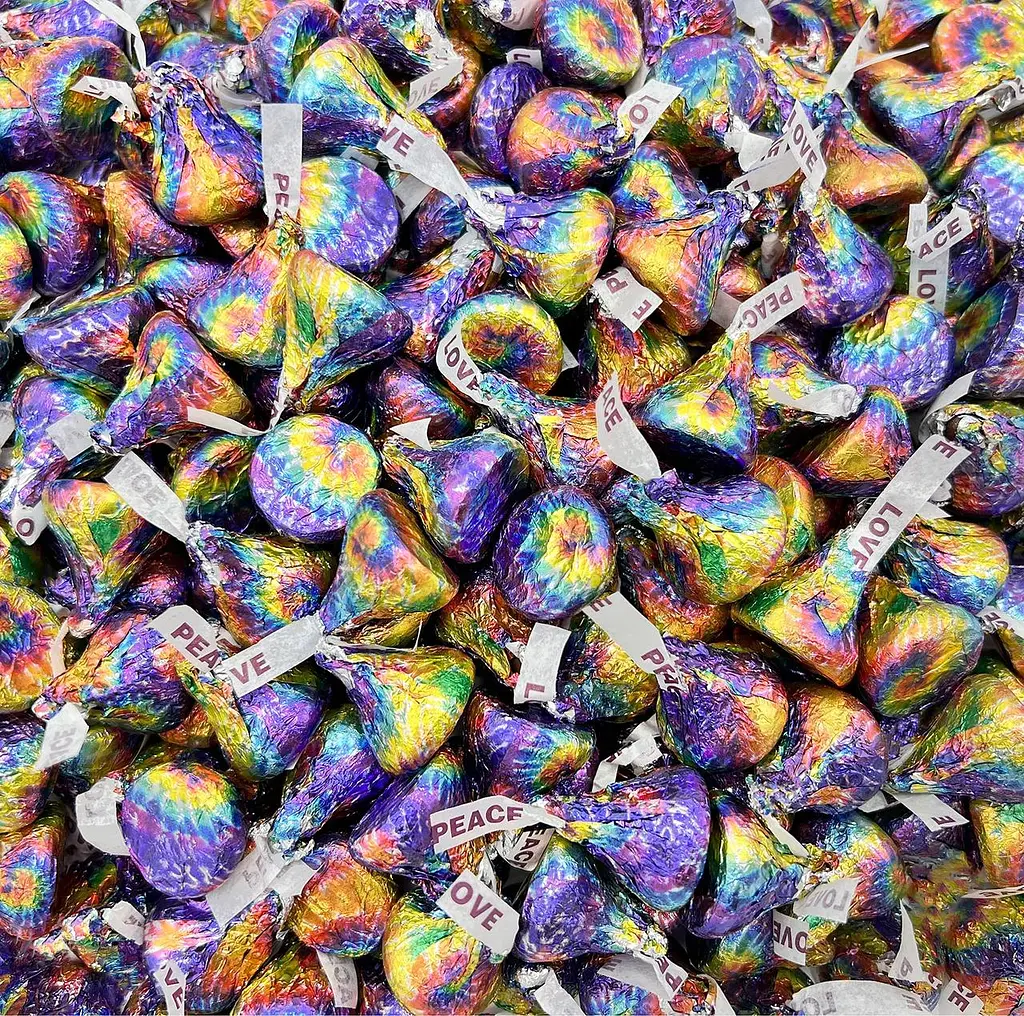 Шоколадні цукерки Hershey's Milk Chocolate Tie Dye Kisses 298 г - фото 6