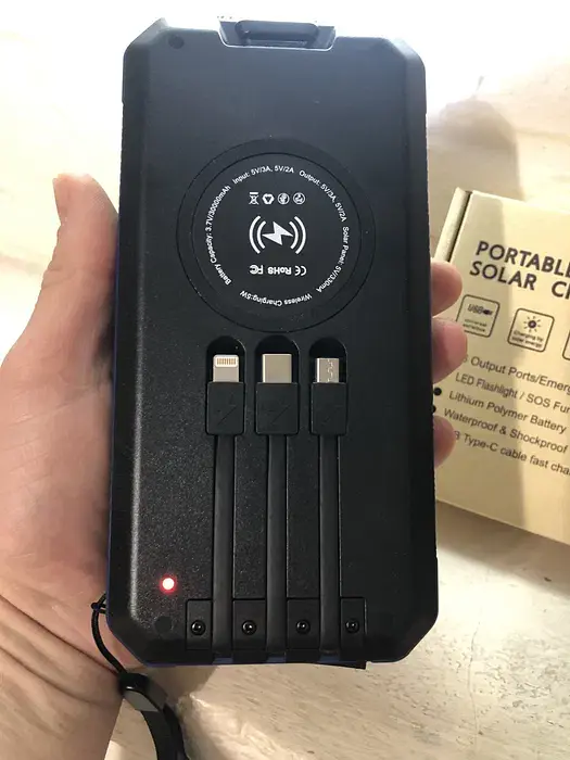 Внешний аккумулятор на солнечных батареях 30000 mah + 2 фонаря - фото 3