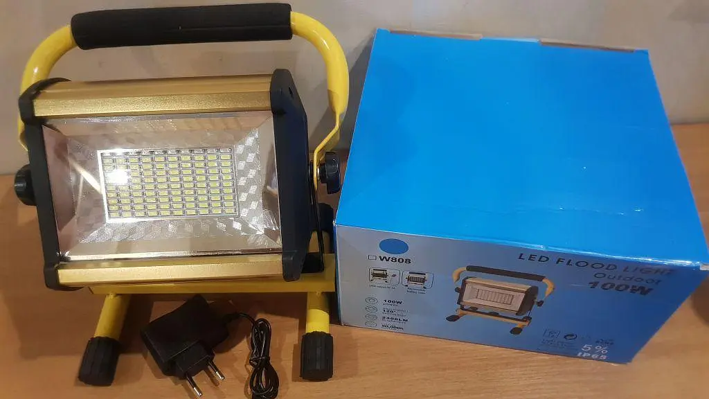 Акумуляторний LED Прожектор 100 W світлодіодний IP65 ліхтар W808 - фото 2