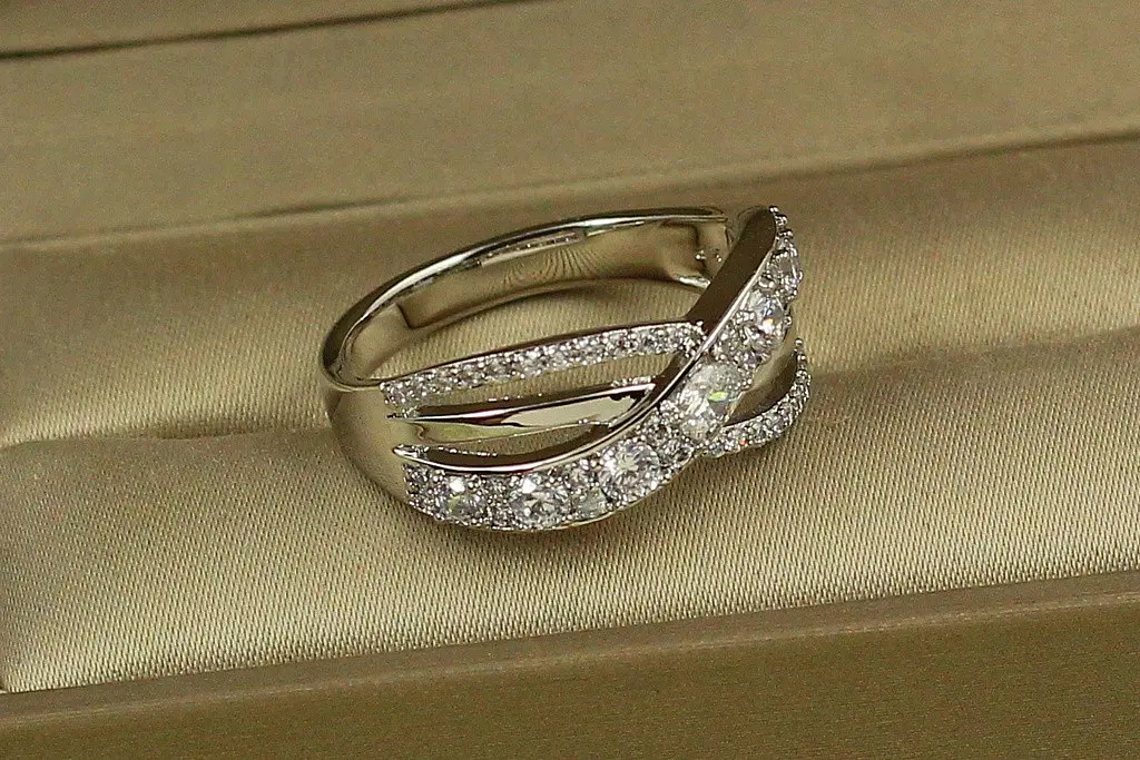 Кільце Xuping Jewelry Нахльост 20 р сріблясте - фото 2
