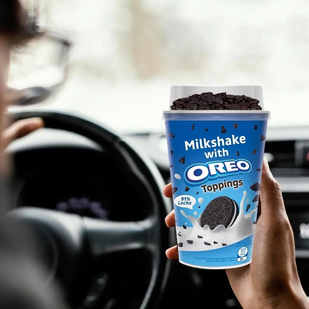 Молочний коктейль Oreo Delight Milkshake with Oreo Topping 200 мл - фото 5
