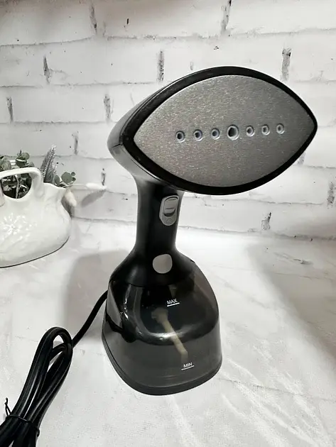 Ручной вертикальный отпариватель Grunhelm GHS1816B паровой утюг для одежды с керамической подошвой 1800 Вт - фото 2