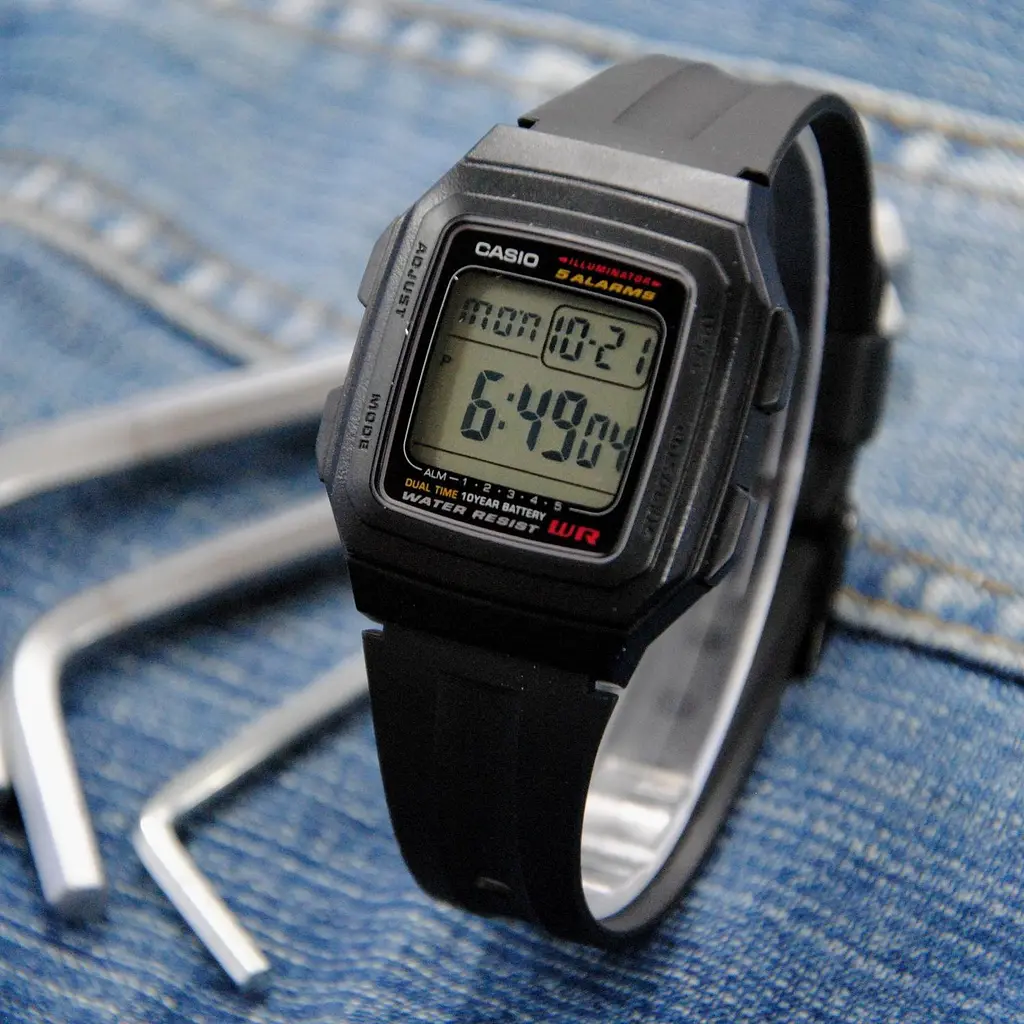 Годинник Casio F-201WA-1AEF - фото 2