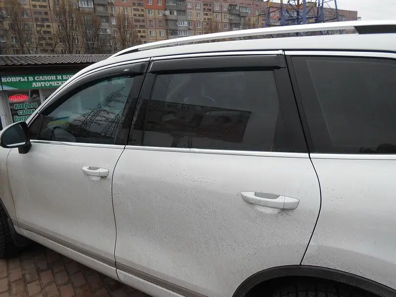 Дефлектори вікон вітровики для Volkswagen Touareg 2010- 4дв Хром молдинг - фото 3