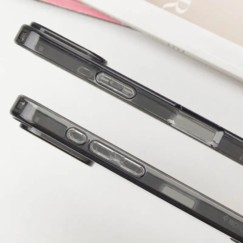 Чехол SGP Black Matte (MagFit) для Apple iPhone 16 (6.1) - фото 4