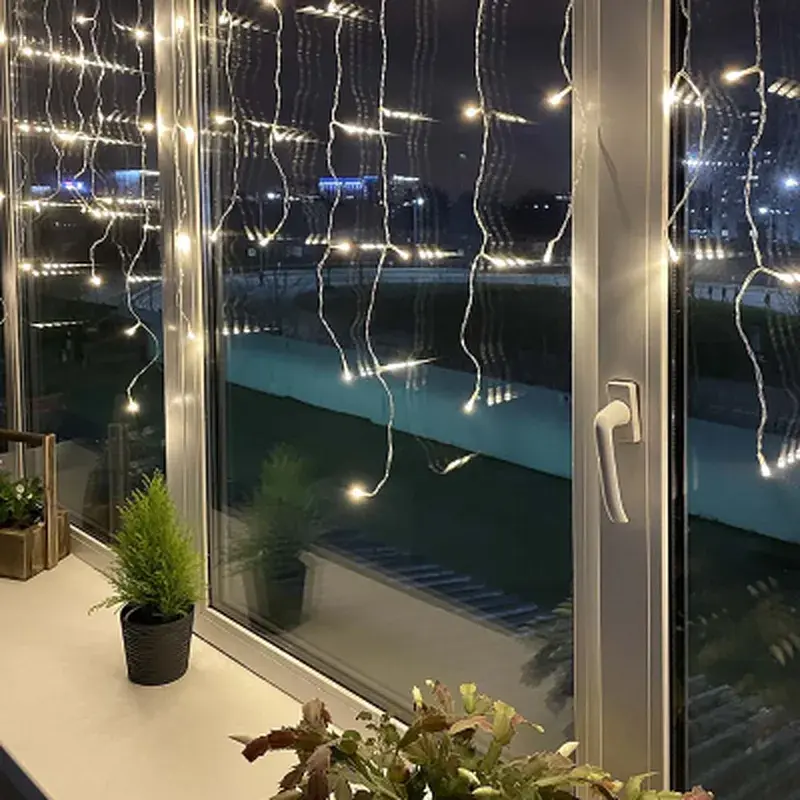 Гірлянда ColorWay Бахрома 3 м x 0.6 м 100 Led IP20 кольорова USB (CW-GF-100L36UMC) - фото 4