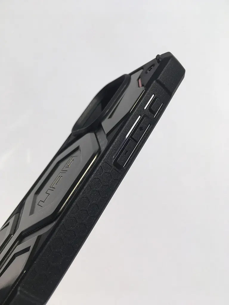 Протиударний чохол UAG Monarch Pro MagSafe для iPhone 15 Pro Max (6.7") Element Green 1143381F7B42 - фото 3