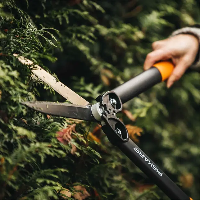 Ножиці для живоплоту Fiskars PowerGear HS72 (1000596) - фото 3