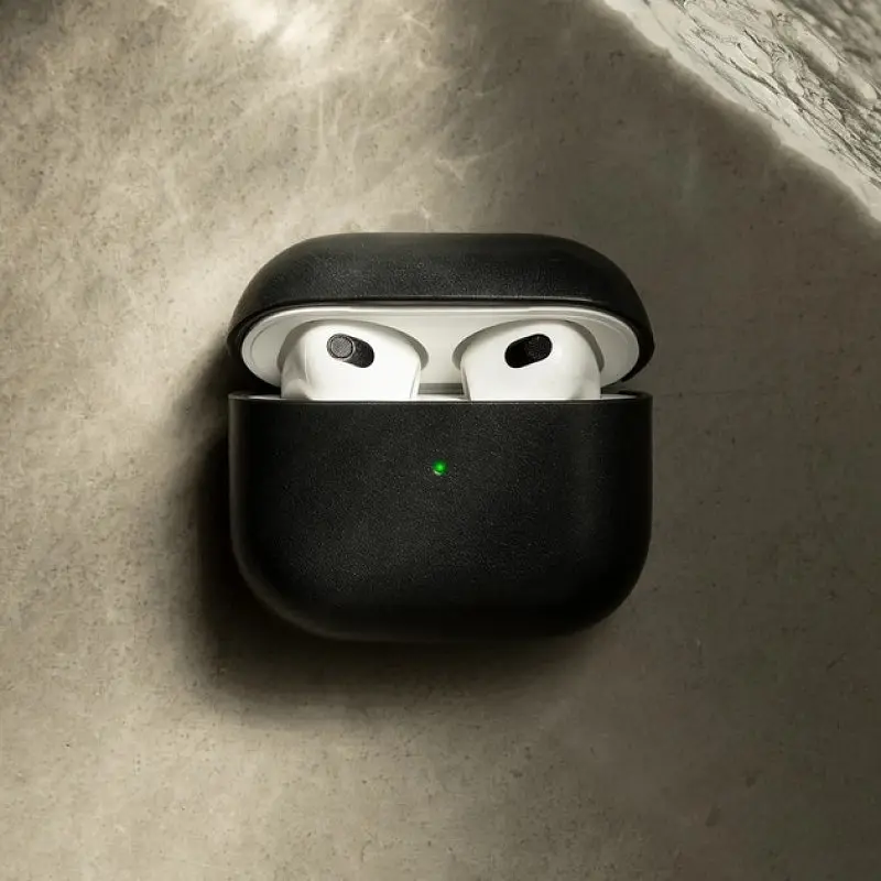 Чехол Native Union Leather Case Black для AirPods 3rd Gen черный (APCSE-LTHR-BLK-V2) - фото 4