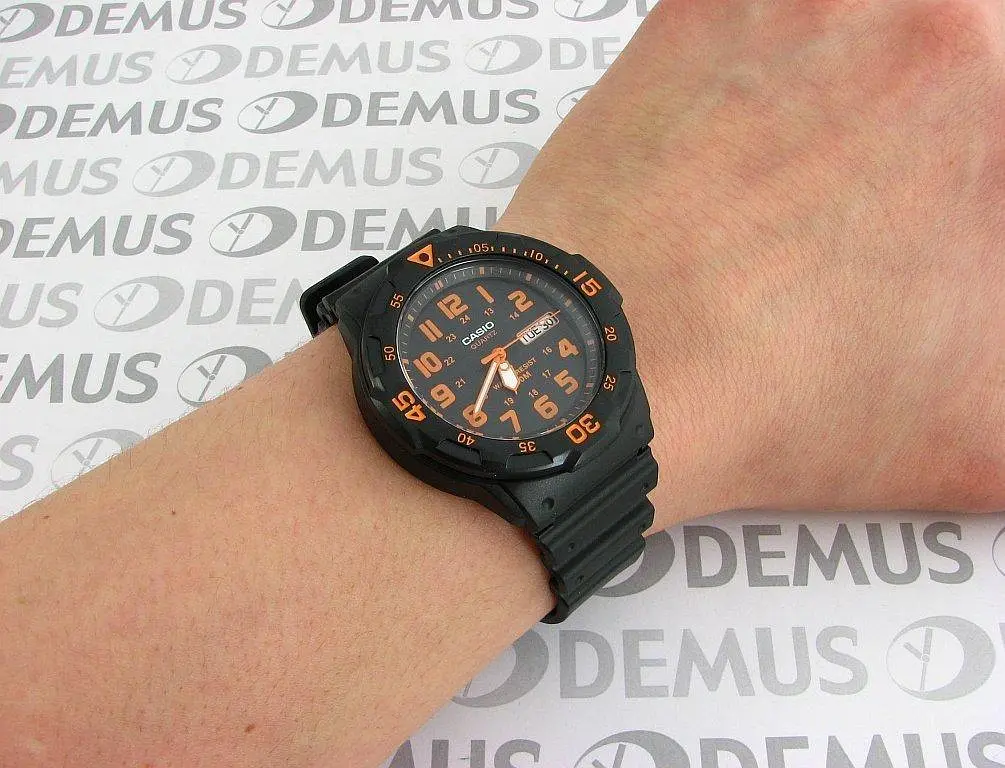 Годинник Casio MRW-200H-4BVEF - фото 3
