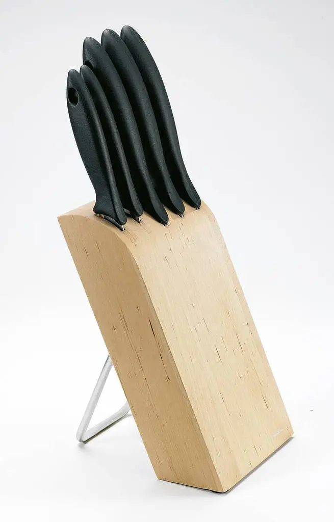 Набір ножів у дерев'яному блоці Fiskars Essential (1023782)