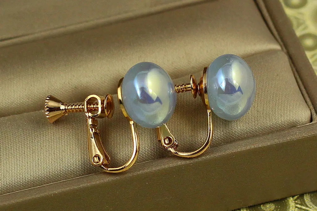 Сережки кліпси Xuping Jewelry кульки синій перламутр 1,6 см золотисті - фото 2