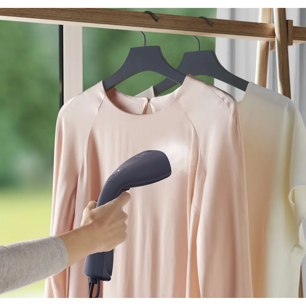 Відпарювач Electrolux Refine 700 E7HS1-4MN синій - фото 6