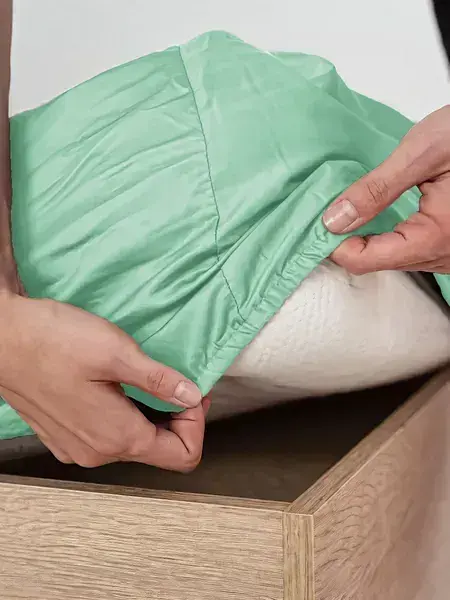Простирадло на резинці Good-Dream Бязь Premium Pirus 80х190 см бірюзове (GDPCSHEETF080190) - фото 3