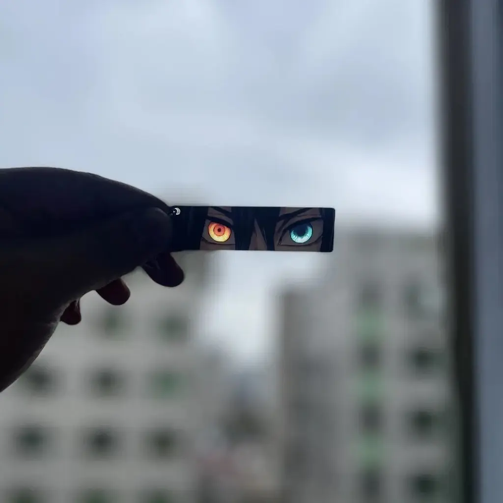 Брелок акриловый глаза с переливом Клинок рассекающий демонов Обанай - фото 2