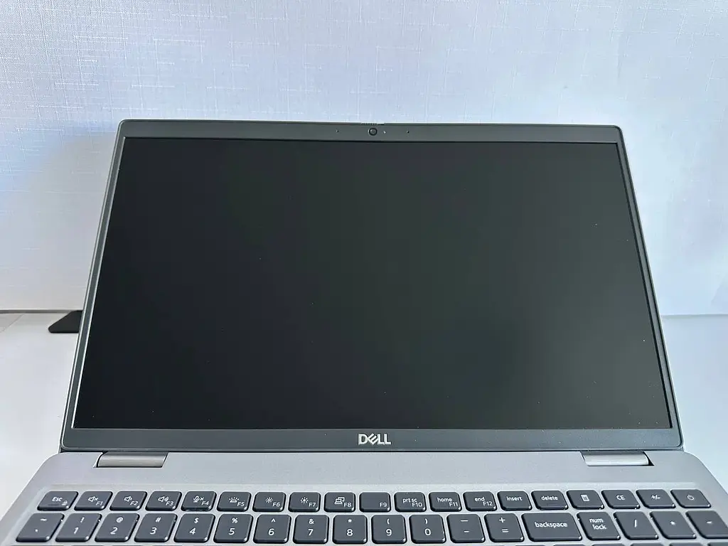 Ноутбук Dell Latitude 5520 15.6" (i5-1135G7/16GB/SSD 256GB/1920x1080 IPS)   - фото 6