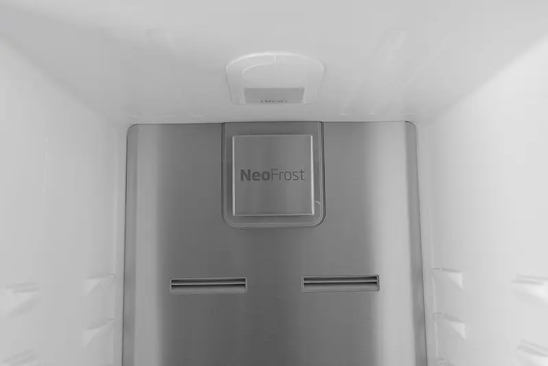 Холодильник встраиваемый двухкамерный Beko BCNA306E3S - фото 10