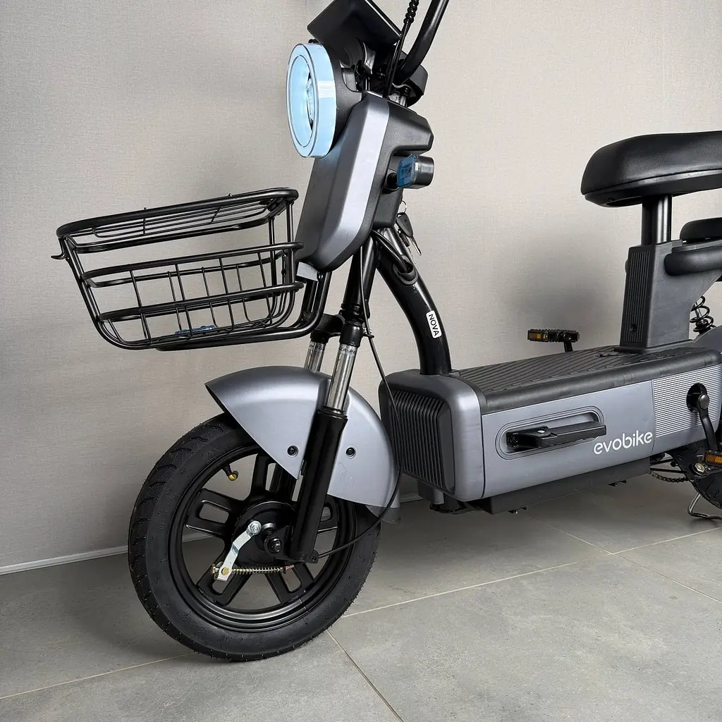 Электровелосипед EVOBIKE Nova S 500W 48V 12Ah с 2 сиденьями, корзиной и поворотниками, простой и надежный для города и села, графитово-серого цвета - фото 18