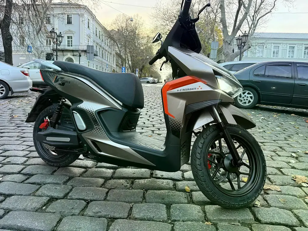 Электроскутер Двухместный Crosser V3 (2500W, 72V/35Ah) Коричневый - фото 5