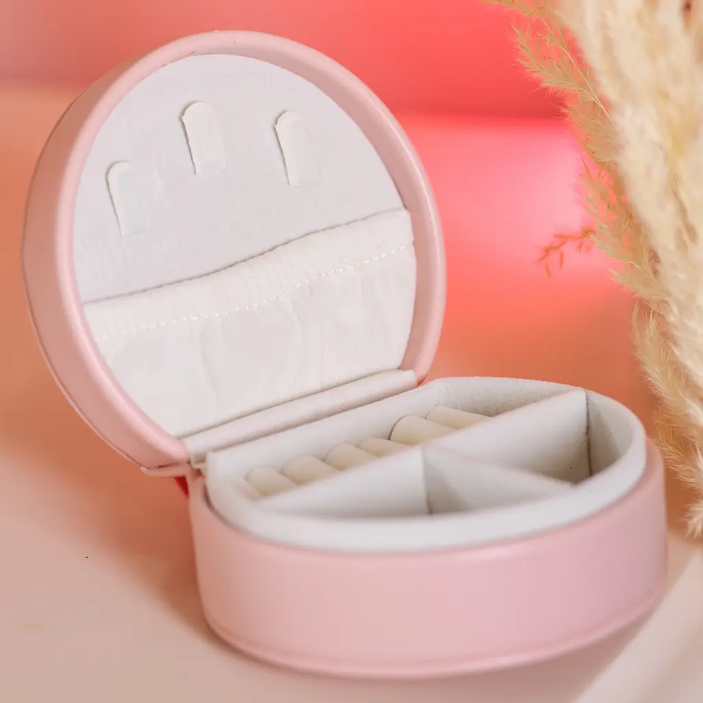 Скринька-органайзер для прикрас Yiwu дорожня на кнопці 10x9x4.5 см рожевий HP-5-31P - фото 5