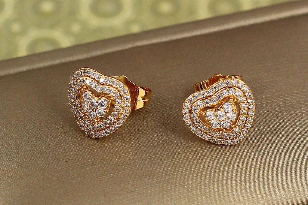 Сережки гвоздики Xuping Jewelry Ритм серця 11 мм золотисті - фото 2