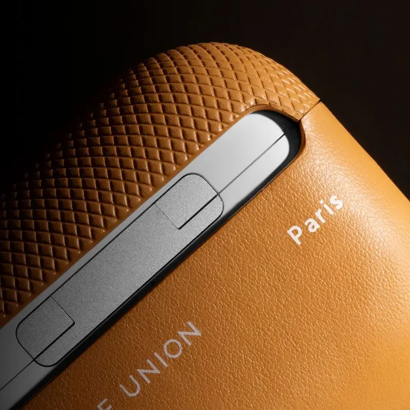 Чехол Native Union (RE) Classic Case Kraft для AirPods Pro 2nd Gen песочный (APPRO2-LTHR-KFT) - фото 7