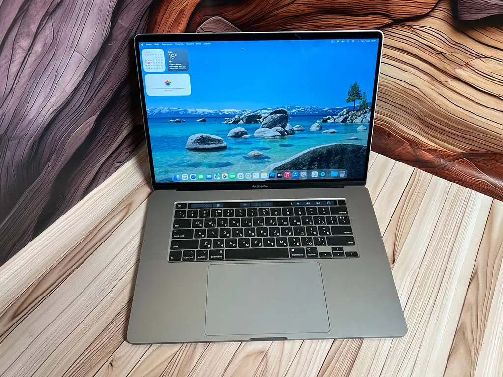 Б/в Ноутбук Apple MacBook Pro 16" 2019 A2141 i9-9880H/32/1TB (C02G83QBMD6T)