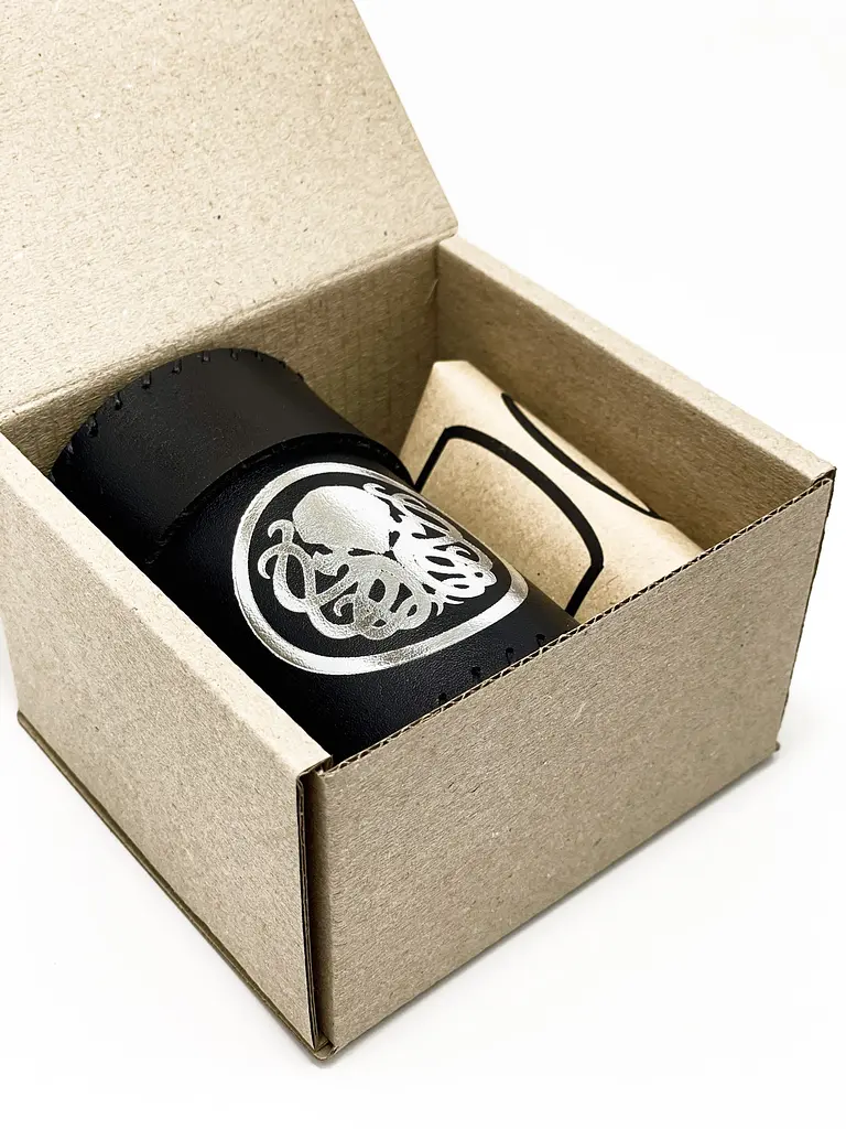 Настільна гра Планета Ігор Чаша для кубиків Ктулху (чорна) (Dice cup Cthulhu black) (pi-dc001) - фото 8