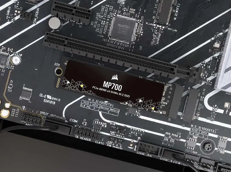 SSD накопичувач Corsair MP700 2 TB (CSSD-F2000GBMP700R2) - фото 4