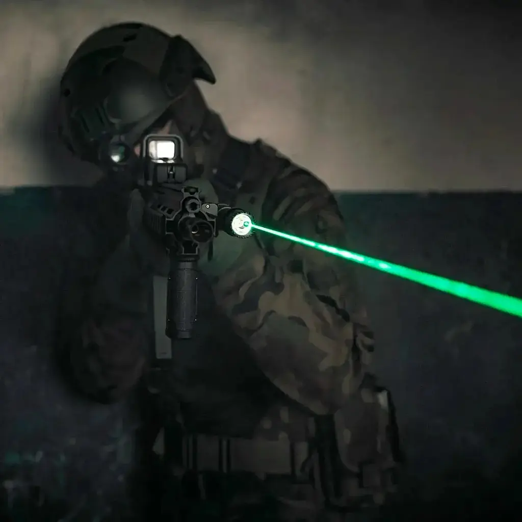 Фонарь с ЛЦВ Olight Odin GL Mini Green Laser Picatinny Black - фото 11