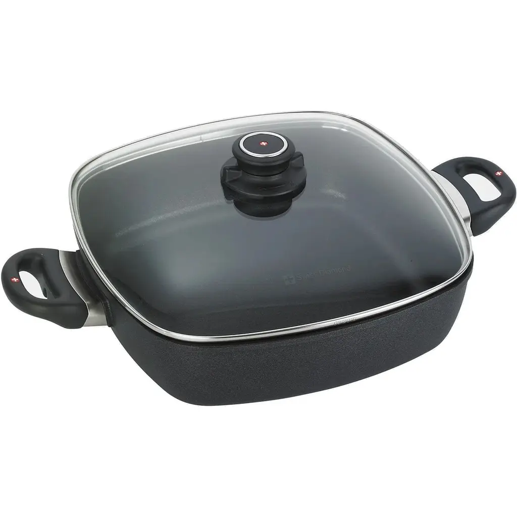 Сотейник з кришкою Swiss Diamond XD Induction квадратний 28х28 см (XD66282ic)