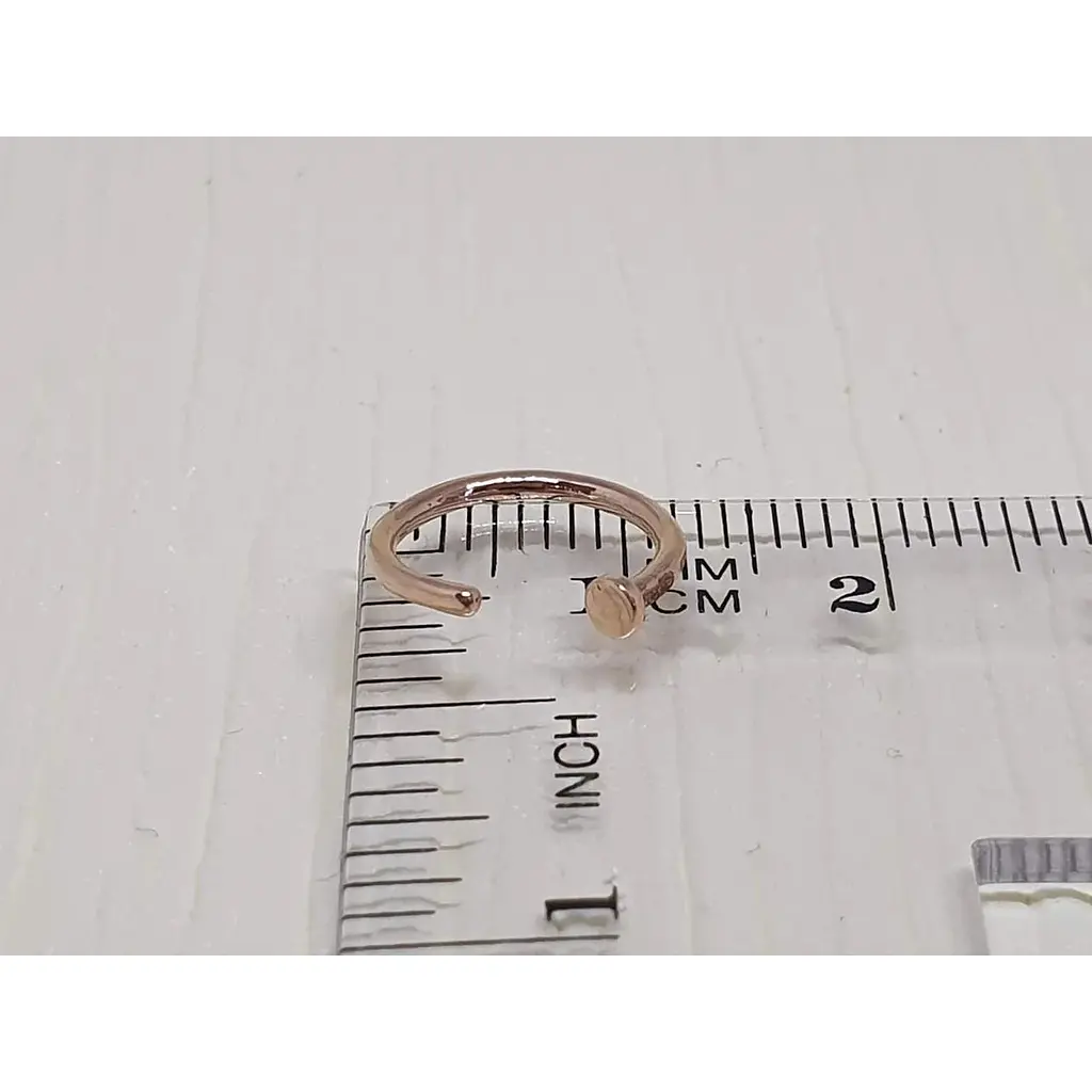 Золотая серьга-пирсинг в нос Dear. 1057 - фото 3