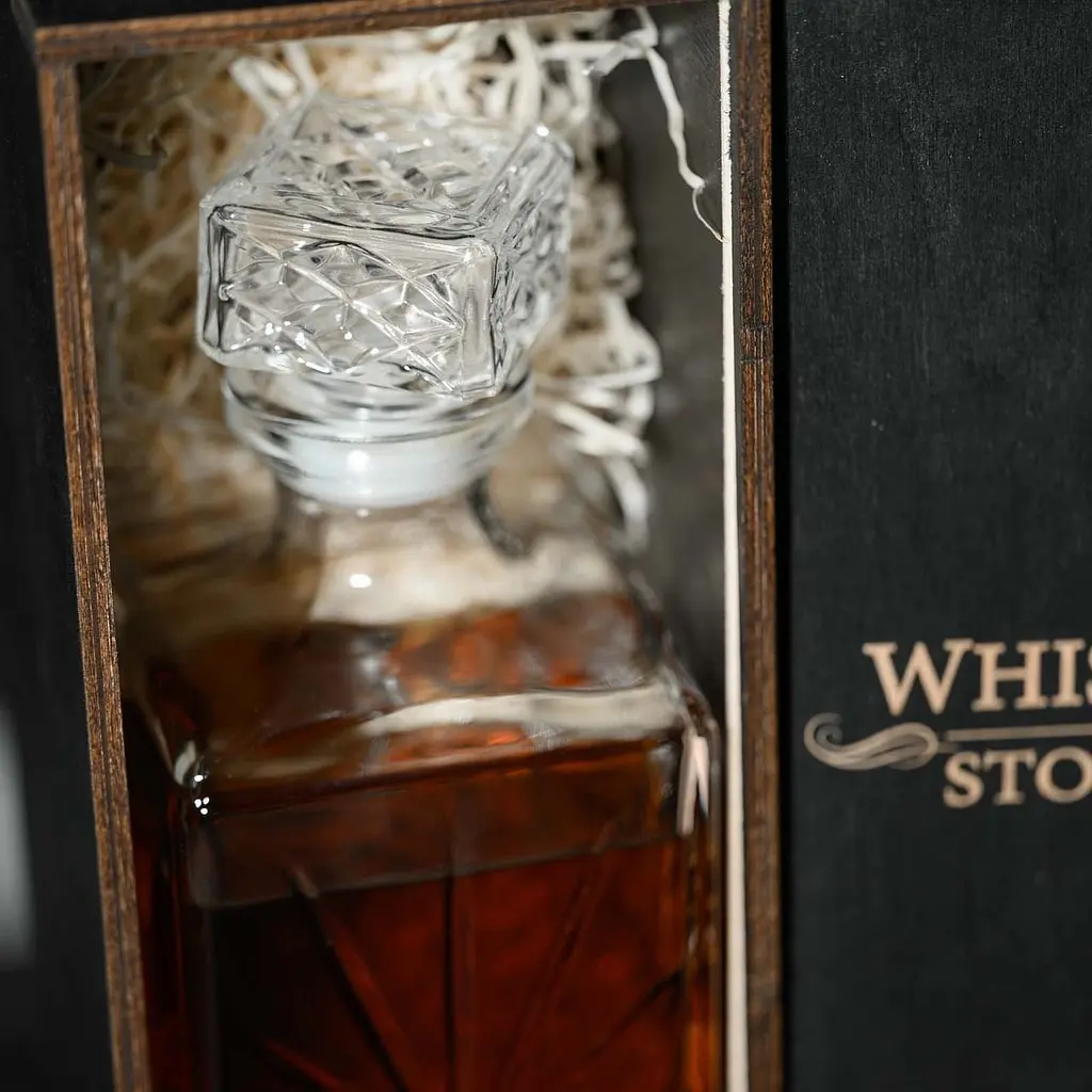 Подарунковий набір віскі Whiskey Stones №11 графин Selecta в дерев'яному пеналі - фото 7