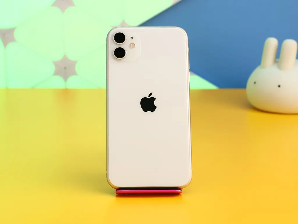 Смартфон Apple iPhone 11 128GB White (MWLF2) Б/В - фото 6