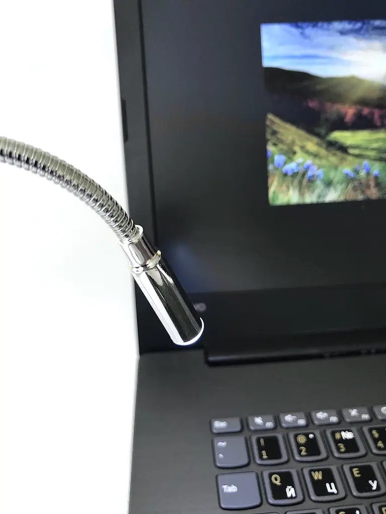Ліхтарик гнучкий металевий USB LED лампа 32см підсвічування для ноутбука працює від будь-яких пристроїв з USB-портом UKC - фото 3