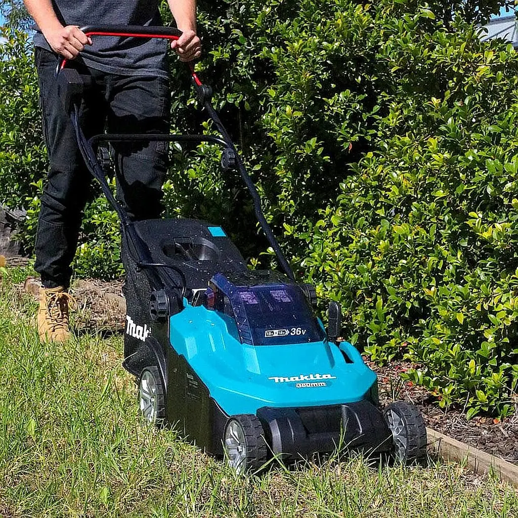 Газонокосарка акумуляторна Makita DLM432CT2 (43 см, 20-75 мм, 50 л, LXT) - фото 6