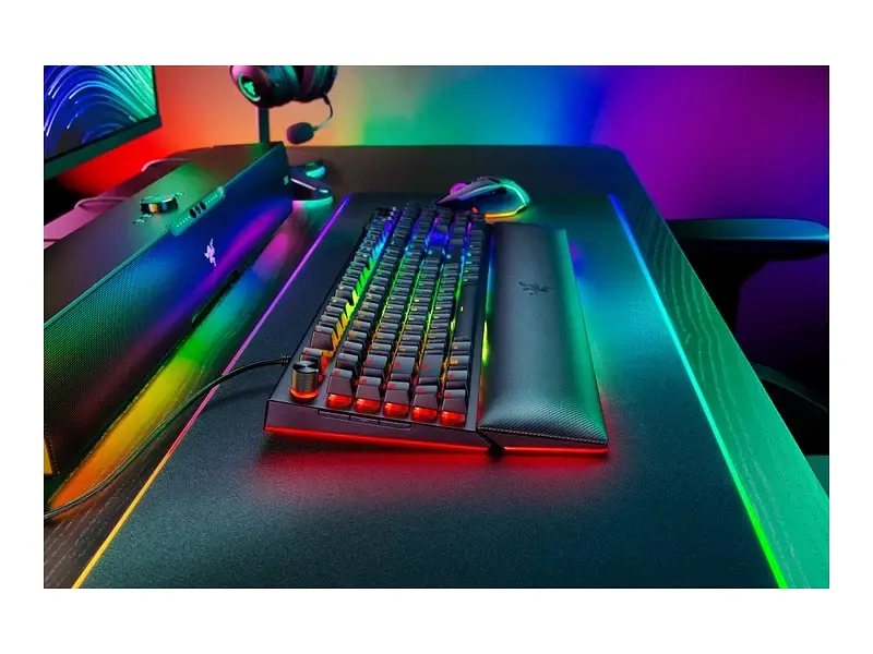 Клавіатура Razer BlackWidow V4 Pro Green Switch US (RZ03-04680100-R3M1) - фото 5