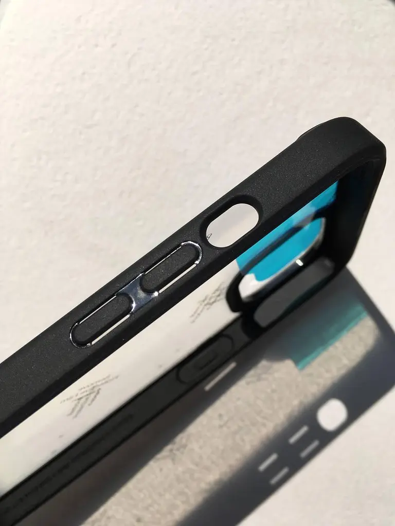 Оригінальний протиударний чохол Spigen Ultra Hybrid для iPhone 13 Matte Black ACS03523 - фото 4