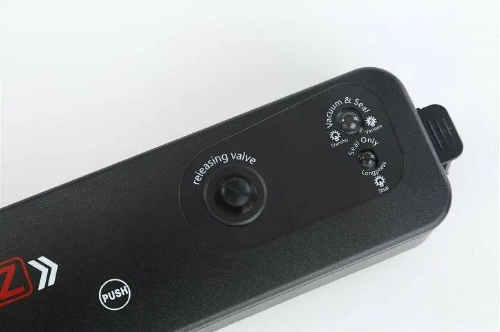 Побутовий вакууматор Vacuum Sealer ZKFK-001 Вакуумний пакувальник продуктів - фото 2