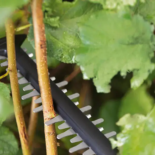 Кущоріз акумуляторний UniversalHedgeCut 18V-50 18В 50мм крок різу 20мм 2.3кг без АКБ та ЗП Bosch sad0001725 - фото 3