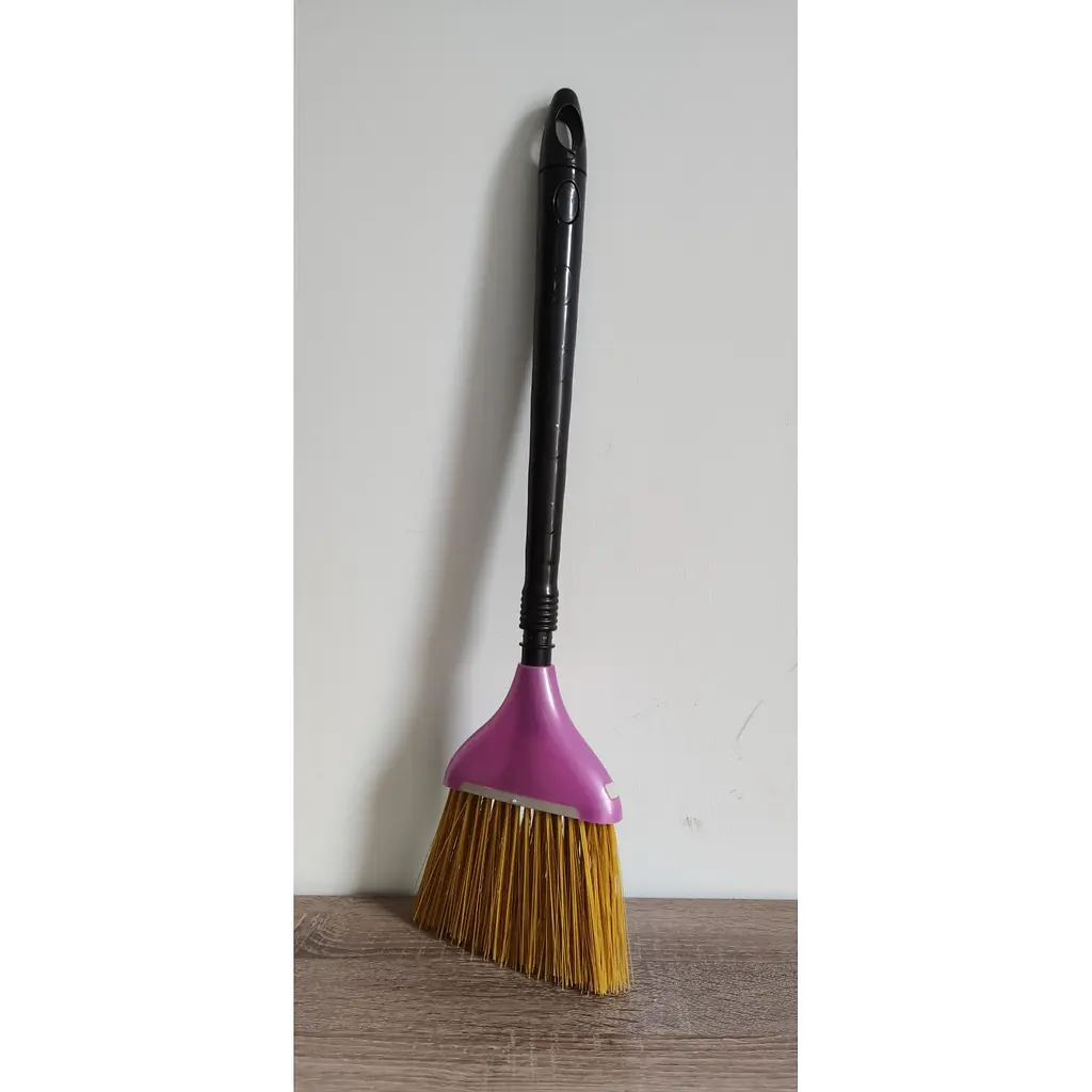 Веник Zambak Plastik №1 пластмассовый со съемной ручкой 15х67см фиолетовый (ZP-260v) - фото 5
