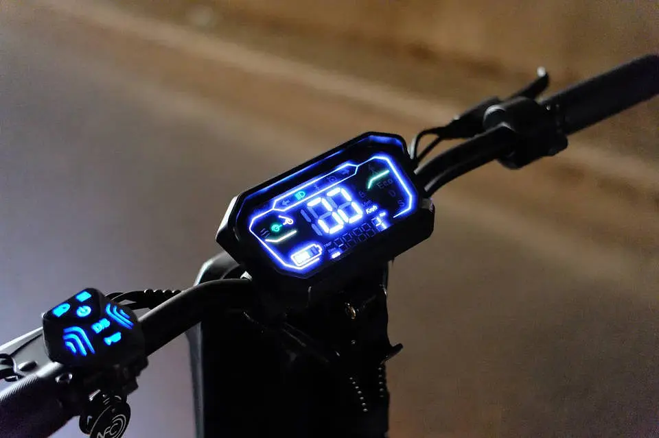 Електросамокат GIANT Blade GT Pro Sport (1600W, 48V 18Ah)   - фото 10