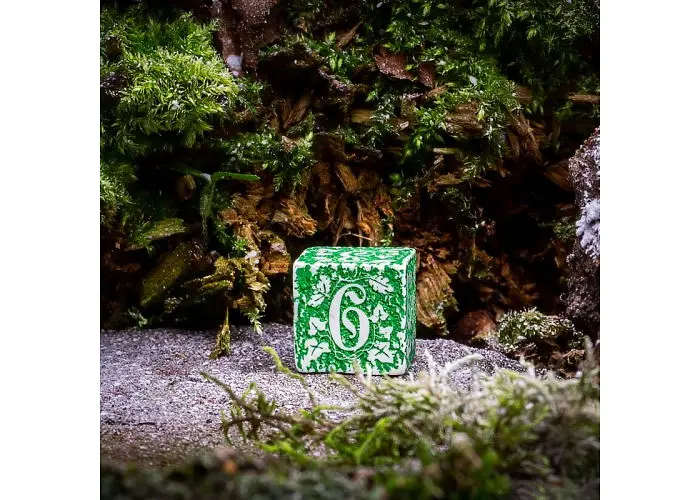 Набор кубиков Forest Dice Set: Tundra , 7 шт. (SFOR4G) - фото 4