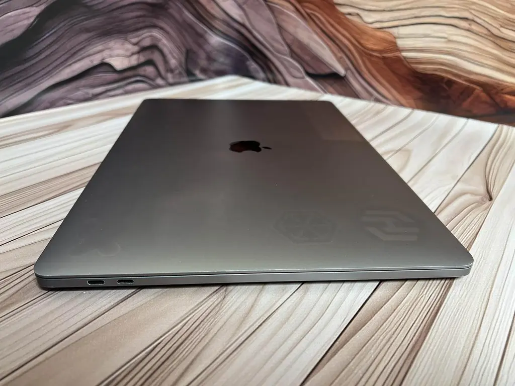 Ноутбук Apple MacBook Pro 15" A1707 i7-7820HQ/16/1TB (C02TX0XHHTDF) Б/в - фото 5